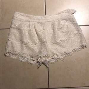 White shorts, perfect for summer!